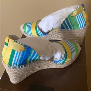 Nine West Immunity Wedge Sandal Green Multi Color